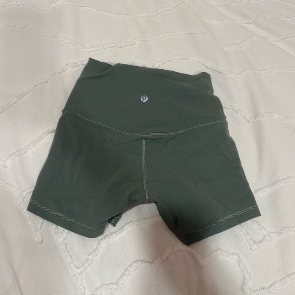 LULULEMON sage green align shorts
